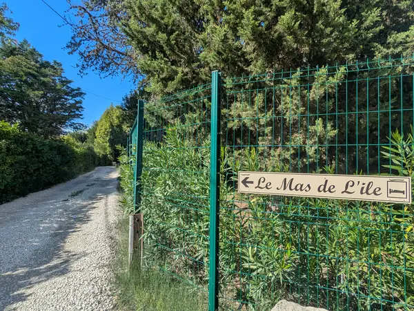 Accès au Mas de
l'île